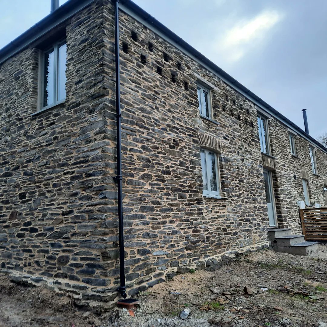 What a year 2022 was, was lucky to be involved in some beautiful projects. 2023 projects starts on Wednesday another exciting project in Redruth. Will post a few pics as the works progress. 

ltrepointing.wordpress.com