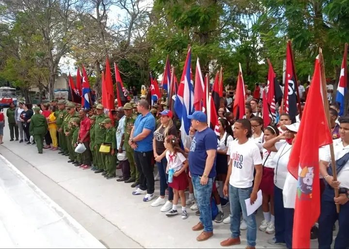 El futuro de nuestra Patria está en nuestras manos, sigamos adelante, aportando, innovando, siendo ejemplo y vanguardia para el pueblo cubano. Con esa premisa saludamos como hace 64 años el paso de la Caravana de la Libertad. #JuntarYVencer