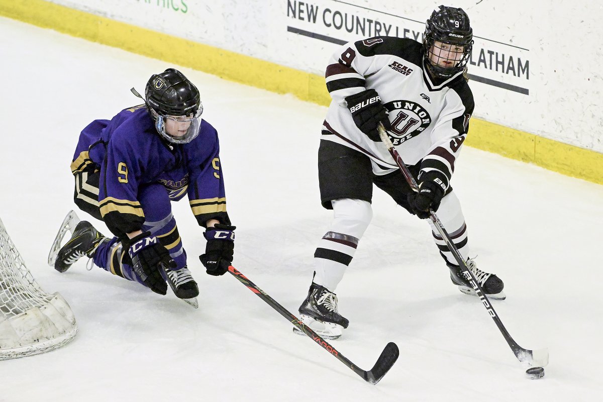 EricaPhotog's tweet image. .@UnionWHockey tops St Michaels 6-1 for their 10th victory of the season @ecachockey #UnionCollege @UnionCollege @UnionAthletics