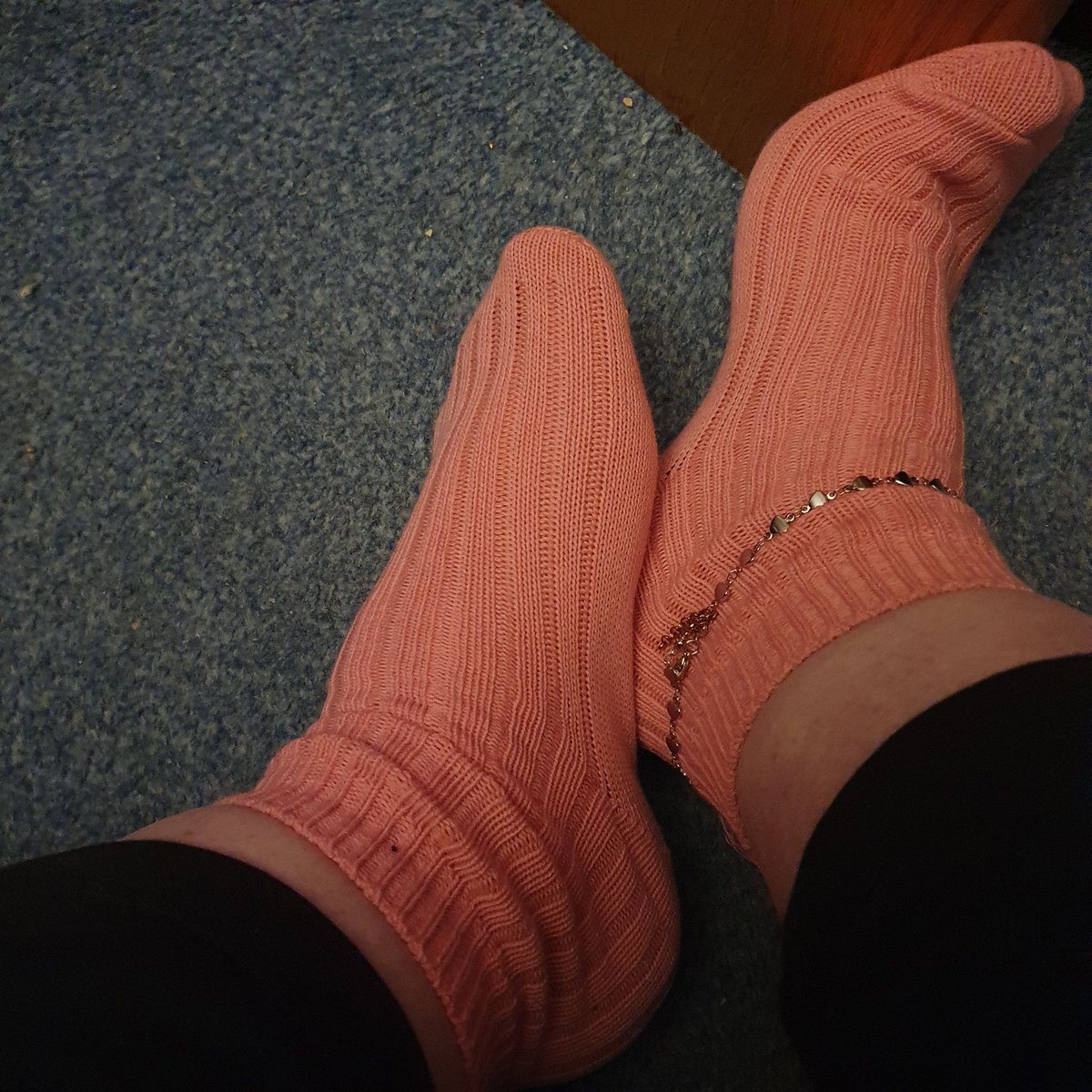 MssMWhip's tweet photo. Dit varkentje 🐷 heeft een nieuwe opdracht gekregen van @LadyCarmen18 
Ik ga foto's (en binnenkort ook filmpjes) plaatsen van sokken, die jullie mogen kopen. PB bij interesse 

#wornsocks #gedragensokken #socksforsale #sokkentekoop  #piggysocks #submissivesocks #stinkysocks https://t.co/Id8bI3KkcP