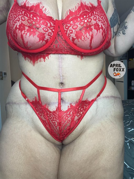 Do you see my piercings? Check out more naughty content on my NEW only fans! Link down below? https://t