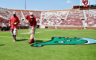 JoshMCallaway's tweet photo. Live look at Oklahoma Memorial Stadium after today’s game: https://t.co/8g1UfmStnK