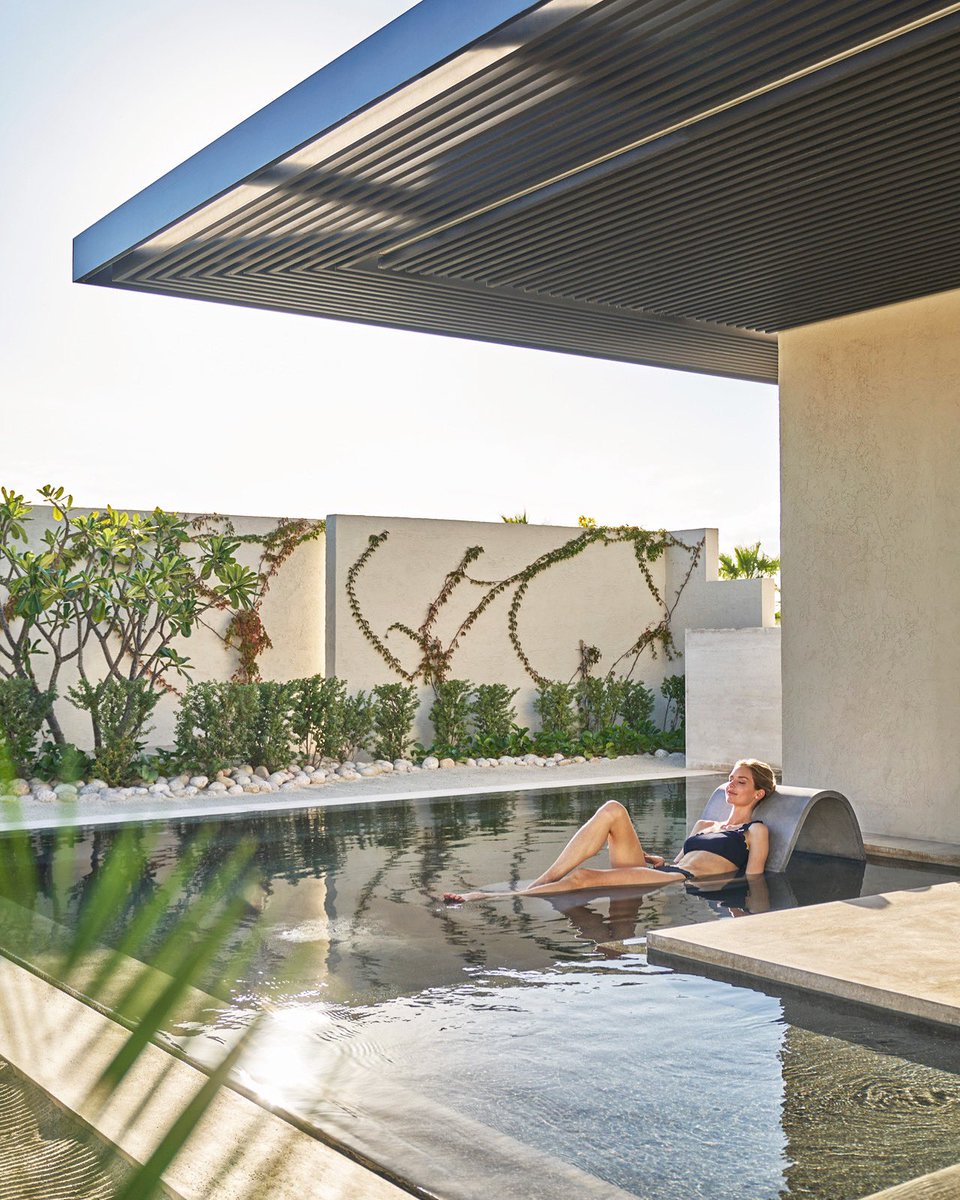 Relax into a world of quiet indulgence at Oasis Spa and take time to recharge as we step into the new year. #fsloscabos