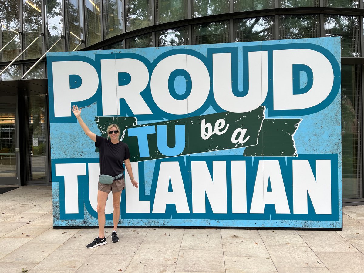 eoshaughnessy's tweet photo. Amazing game Green Wave!!!🌊💚🏈 #Tulane https://t.co/RBmXbJ7mev