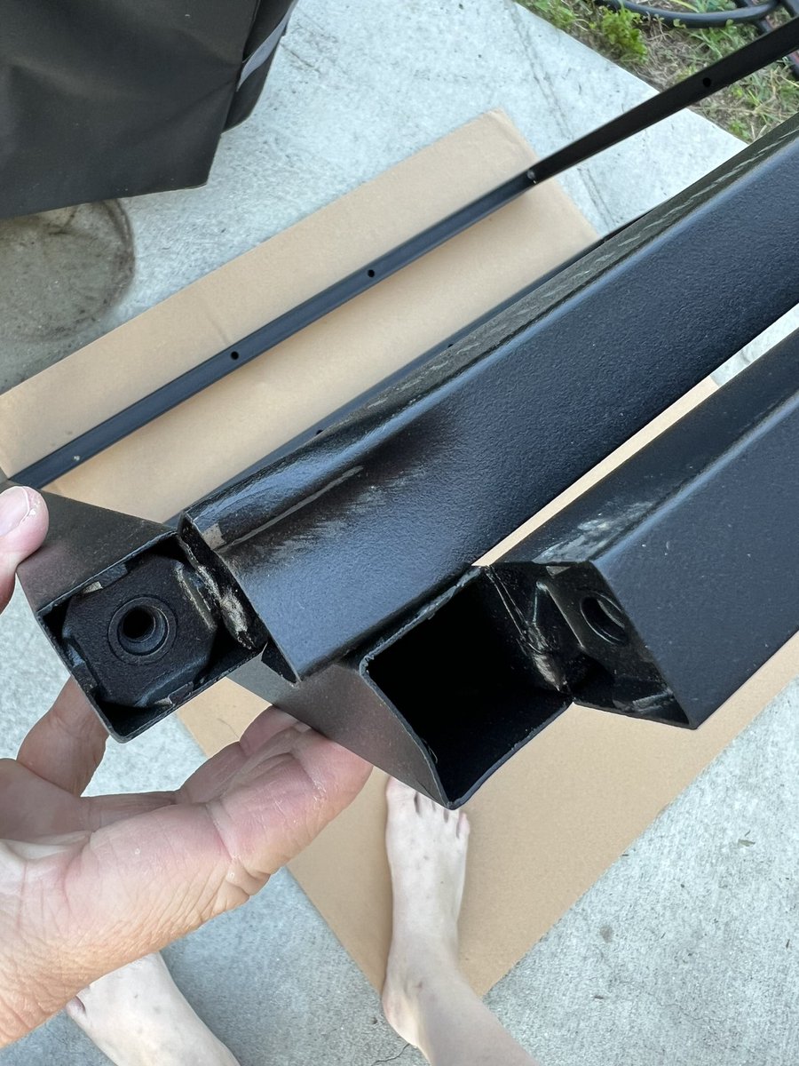 ClassyyCatch's tweet image. We’re throwing a pizza party for my 32nd birthday with my @OoniHQ pizza oven, and the brand new modular table built specifically for the oven arrived smashed up on one corner. Really hoping to hear back from customer service with a good solution to have a working table in time.