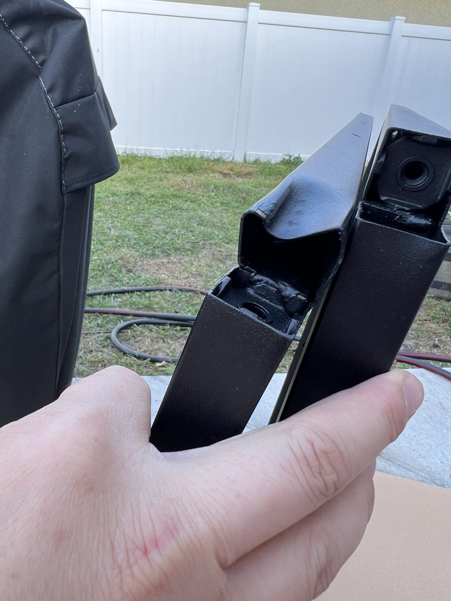 ClassyyCatch's tweet image. We’re throwing a pizza party for my 32nd birthday with my @OoniHQ pizza oven, and the brand new modular table built specifically for the oven arrived smashed up on one corner. Really hoping to hear back from customer service with a good solution to have a working table in time.