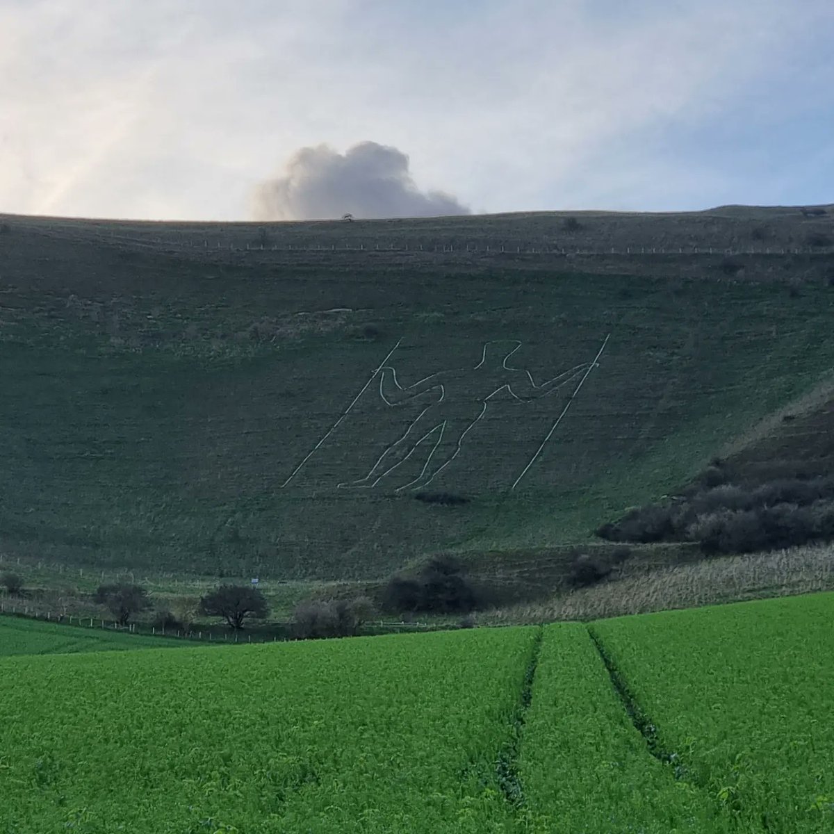 ughadda's tweet photo. 2022 has given me the opportunity to explore my new home in West Sussex. So many amazing historical sites to visit and beautiful landscapes to photograph. I hope 2023 gives me the opportunity to dig in deeper to this area. #westsussex #Archaeology #historiclandscapes #Geology https://t.co/VbHoletcVN