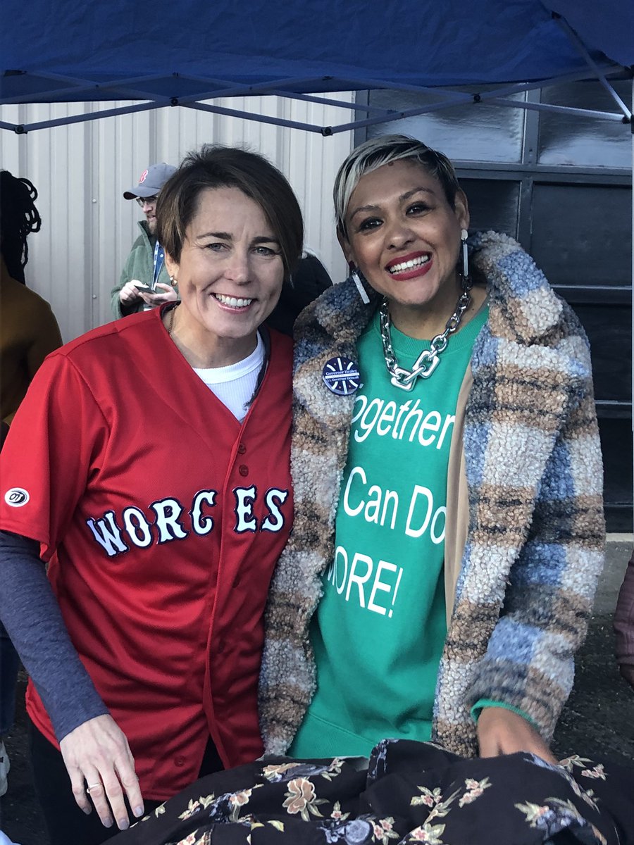 TimGarvinUW's tweet photo. Working together; Volunteering together for the community good!
@MassAGO @maura_healey #MariGonzalez #EBS @TweetWorcester @WooSox #Worcester6 #Volunteerism #Community #WorcesterTogether https://t.co/7RRE13v05B