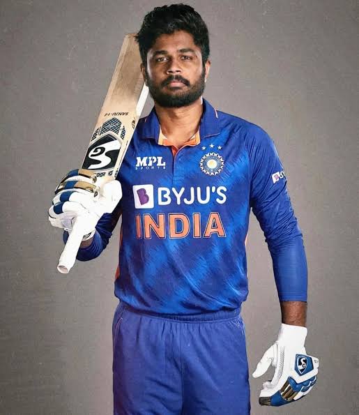 Who is better ?
Like : Sanju Samson 
Retweet: Ishan Kishan 
#INDvsSL
#INDvSL
#SanjuSamson