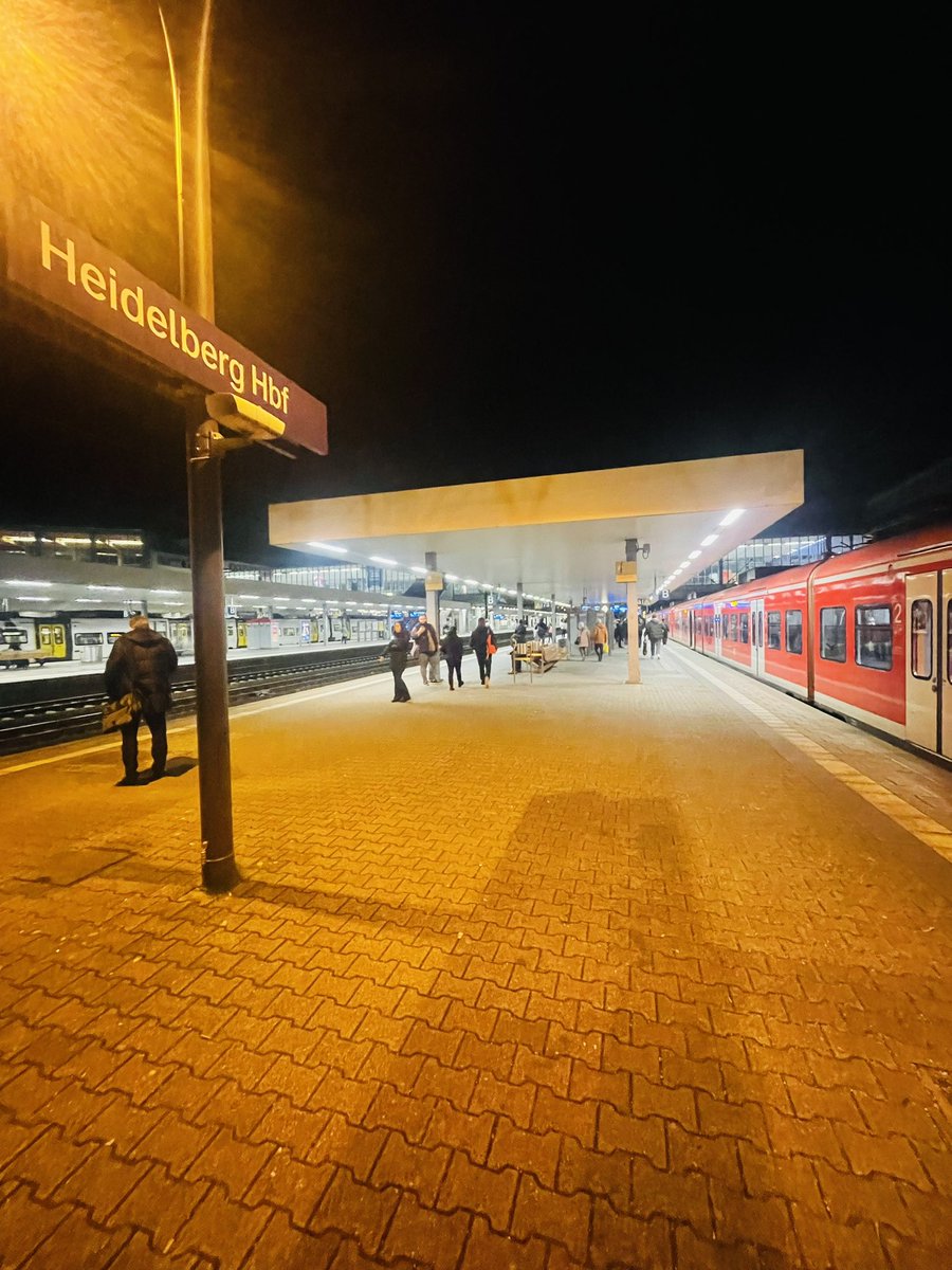 MintfulJ's tweet photo. Einen wunderschönen #Feierabend https://t.co/3TRvOCLX1W