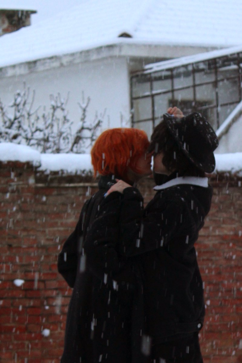 needlenoodle_'s tweet photo. ❄️come get y'all's snowy skk photoset <3 ❄️
#BungouStrayDogs #soukoku #BSD #cosplayer https://t.co/72IdIgBlEN