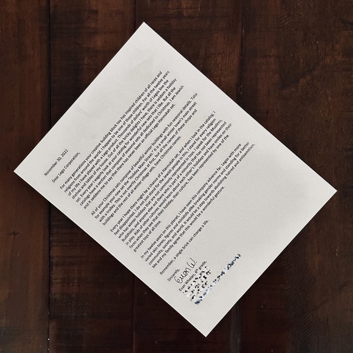 djwhelan's tweet photo. Leave it to my 12-year-old son to help me kick off the year the right way. Unprompted and unaided, he wrote this letter to @LEGO_Group before the holidays. @lnj11 printed it and mailed it to LEGO, but we wanted to share it with the world as well.

https://t.co/VHHzVAnyhv https://t.co/rDh5Y4TSxK