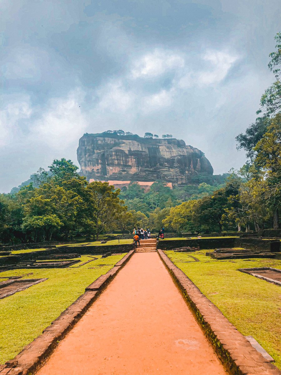 #travelsrilanka #travelphotography #travellover #mountainview #srilankatravel #SigiriyaSriLanka #Trincomalee #habarana #digampatha #pidurangalarock #kanthale #biketravel #longdistance #chillweather
#visit_srilanka
The journey of a thousand miles begins with a single step.