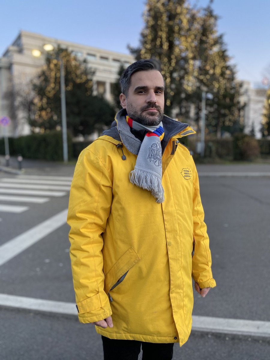 CezarVNastase's tweet photo. 2023 fără ei
A sosit momentul să ne ridicăm împotriva lor ca să nu murim sclavi iară în vechiul nost’ pământ.
Sunteți gata de luptă?
#luni #2ianuarie #2023 #libertate #natiune #credinta #familie #valori #conservatori #suveranitate #reunificare #independenta #colonie #romania https://t.co/UM1bihsQQ8