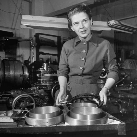 TheHERstorypod's tweet photo. #MorningMorsels

Beatrice Hicks was born in Orange, New Jersey, on this day in 1919. A brilliant engineer that developed gas density switches used for the Apollo moon landings, Hicks was the co-founder &amp; President of the Society of Women Engineers.

#HERstory
#WomeninSTEM https://t.co/6SyYn1k0wT