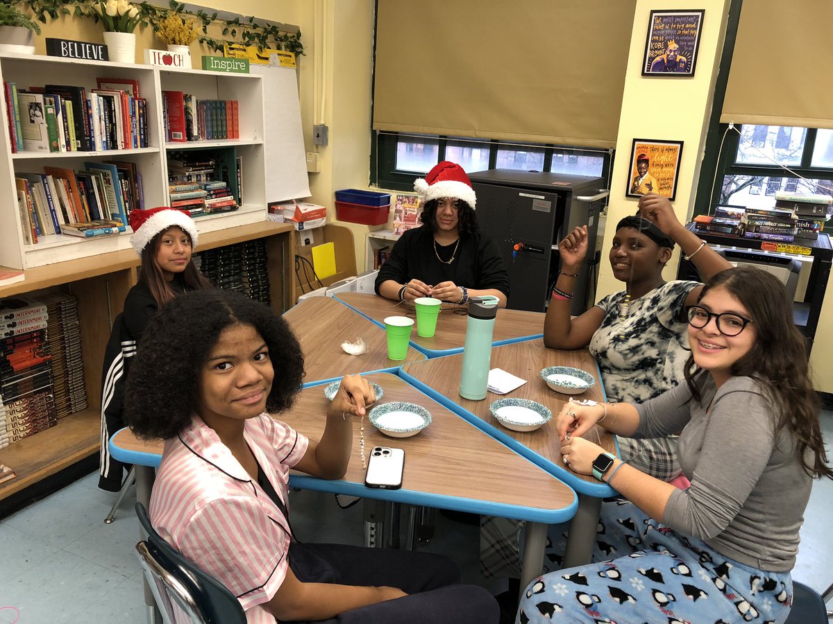 SchoolComputer's tweet photo. We finished 2022 with Friday Funday, including a door decorating contest, an ASM, pajamas, and a visit from @kamar_samuels and Mariela Graham. https://t.co/HS6JKyaJSh