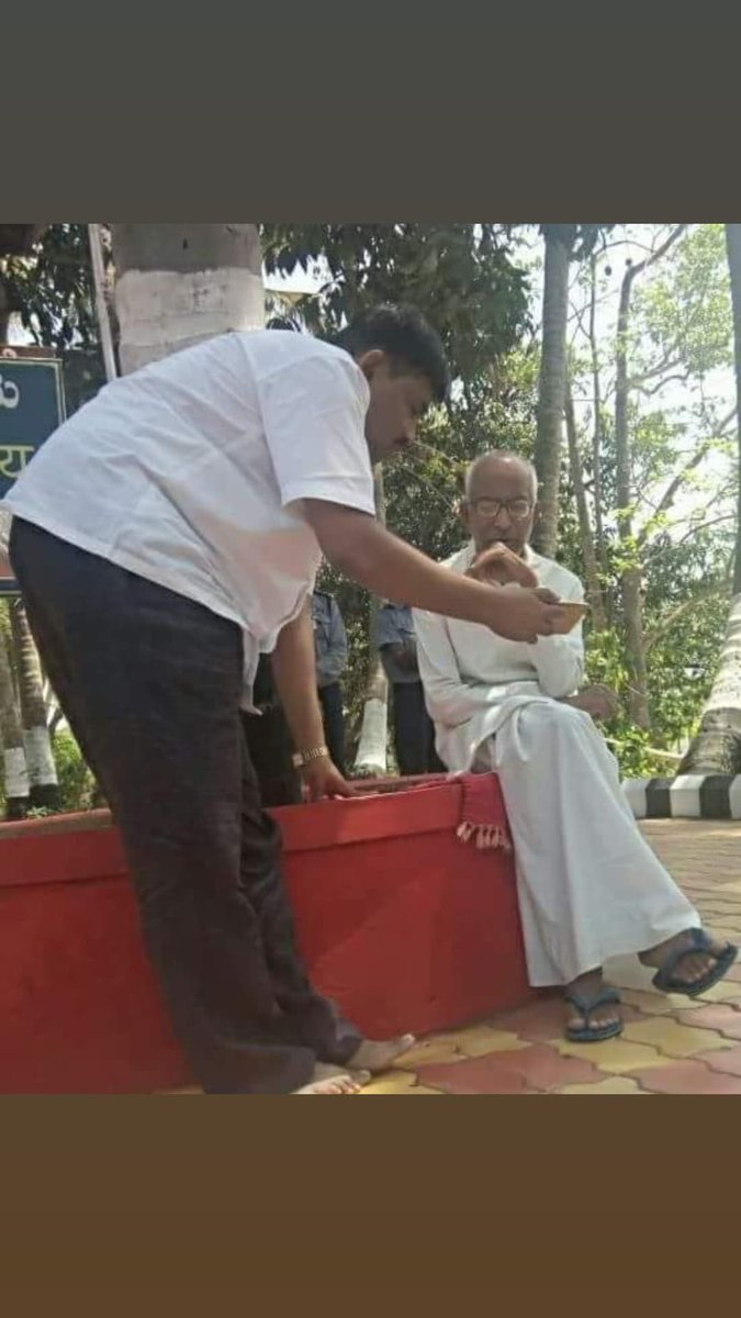 mskpmk's tweet photo. ಬಾರದ ಲೋಕಕ್ಕೆ ಪಯಣಸಿದ ನಡೆದಾಡುವ ದೇವರು ಜ್ಞಾನಮೂರ್ತಿ ಶ್ರೀ ಸಿದ್ದೇಶ್ವರ ಸ್ವಾಮಿಜಿ https://t.co/sIP24gGoJS