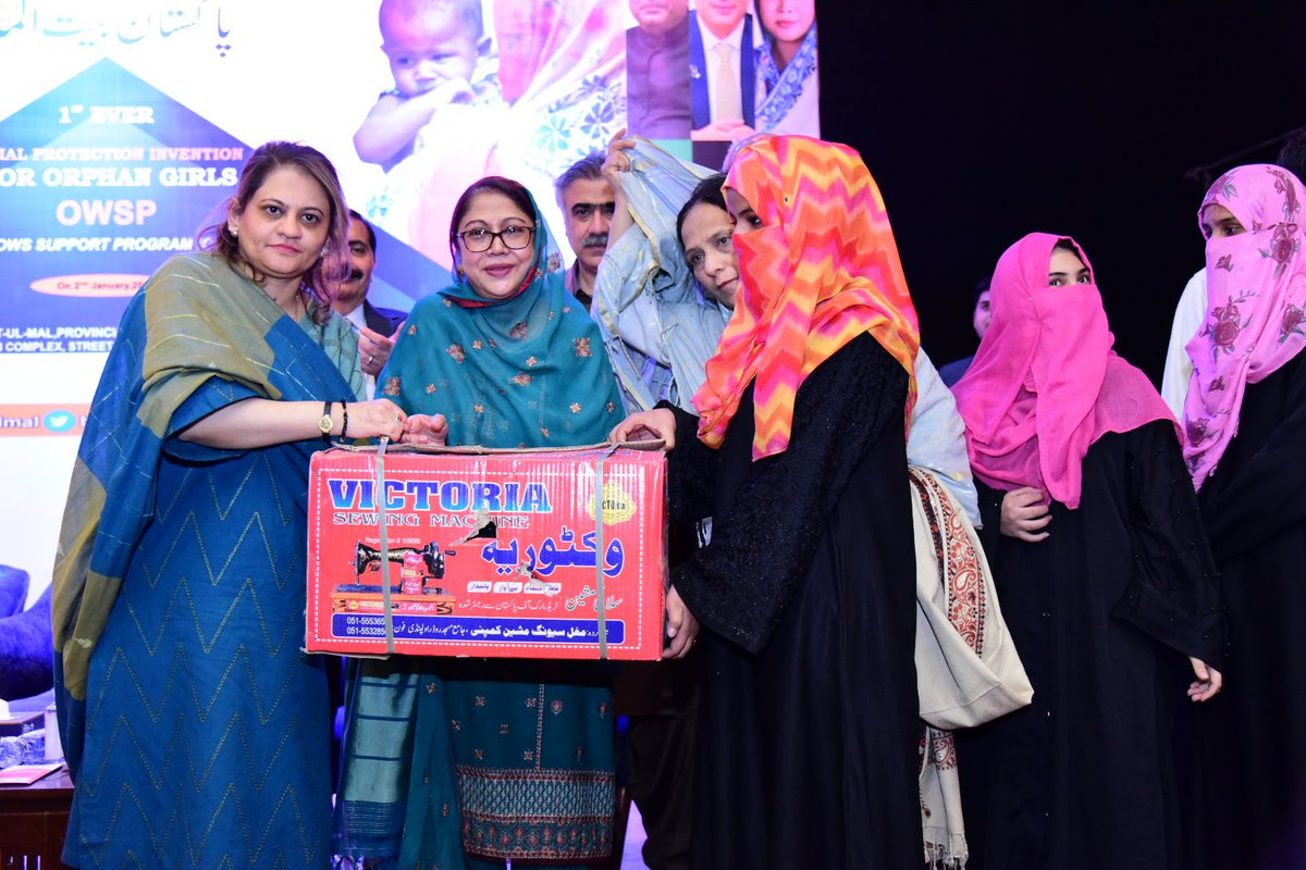 Meer_PPP_'s tweet photo. President #PPP Women Wing Pakistan MPA @FaryalTalpurPk lists revolutionary initiatives on women empowerment by the #PPP
She was speaking as a Chief Guest at a Social Protection Convention, which was arranged by #Pakistan Bait-ul-Mal (PBM) at Arts Council Karachi. https://t.co/DElZBxGgW6