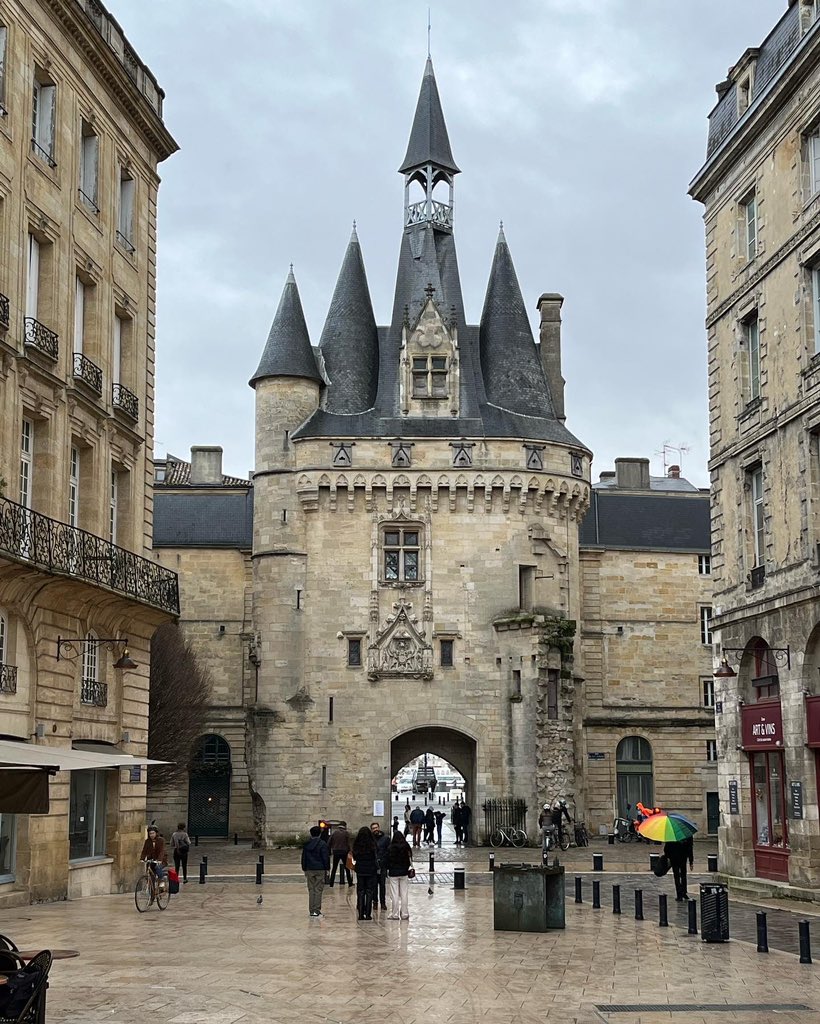Koen_van_Velsen's tweet photo. Walking around Bordeaux. Checking out the old gates into the city https://t.co/xwuHTOhopg