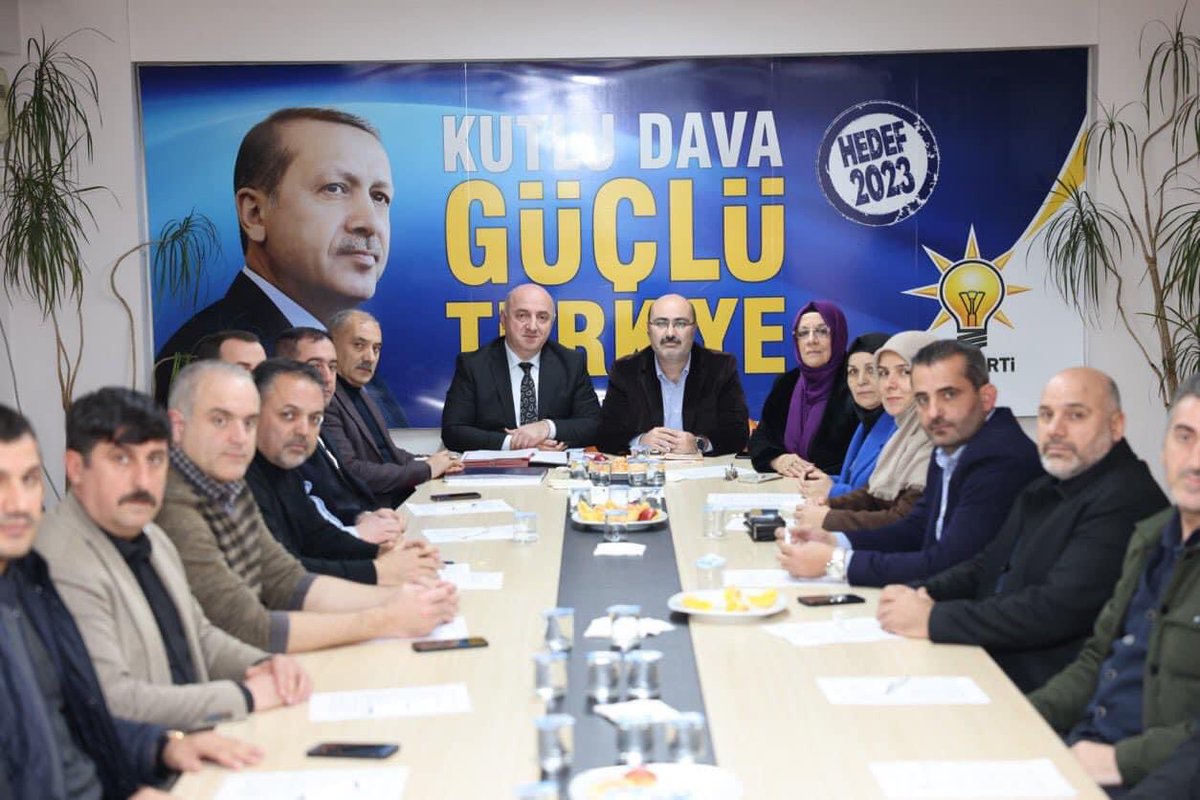 acay_av's tweet photo. 2023 yılının ilk Grup toplantısını Belediye Başkanımız Muzaffer Bıyık ve Meclis Üyelerimiz’in katılımı ile icra ettik.

Alınan kararların hayırlara vesile olmasını dilerim.

📌#AKPartiDarıca https://t.co/AoELomb333