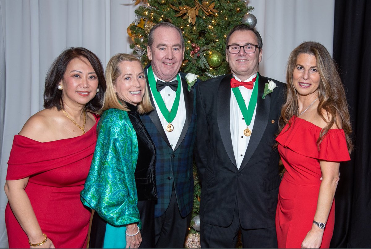 friendsofmercy1's tweet photo. Thank you all for bringing your beautiful families to this past year's events -- having them made the experiences all the more grand!

#FriendsofMercy #MercyHopsital #RockvilleCentreNY #MercyBall https://t.co/wIYp7Gxaci