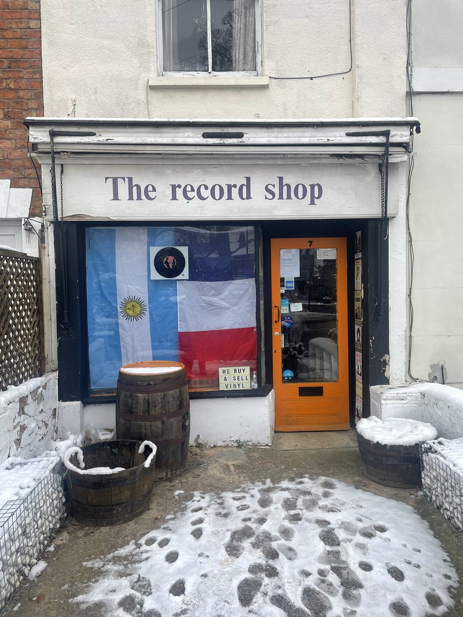Indrecordshop's tweet photo. @CCRGMac Thanks Colin moving forward into 2023 core opening hours Friday/Saturday 12noon-5pm with private & dealer appointments outside those hours π also look out for #Vinylevent announcements going forward https://t.co/S3yfNKQp2g