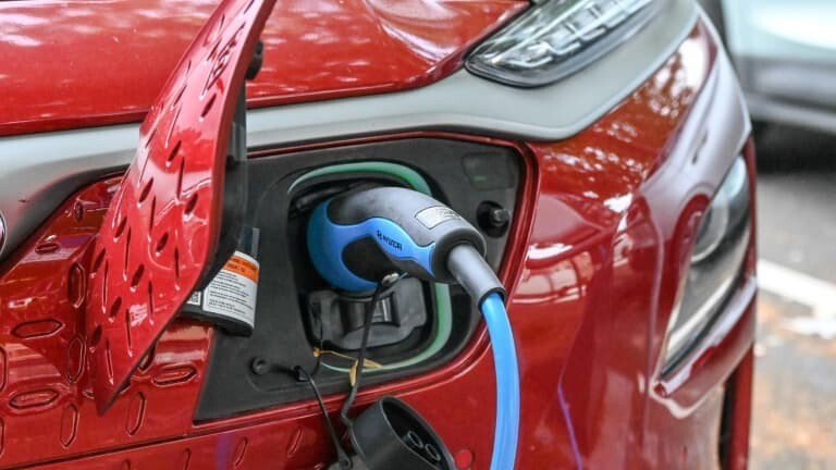 En Norvège, les voitures électriques frôlent 80% de part de marché
l.bfmtv.com/v2u