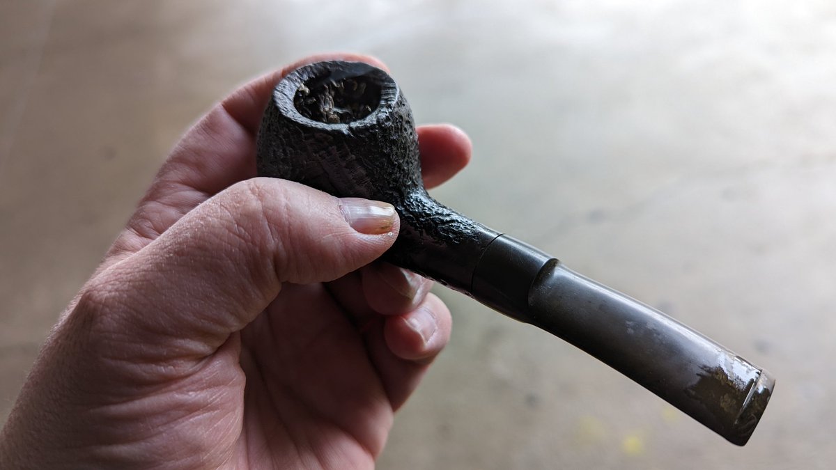 PipeClubOTR's tweet image. First bowl of '23. Happy new year, friends. #PipeUp