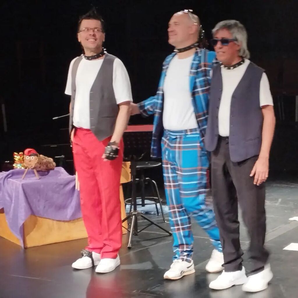 <a href="/3tenori/">Il.luminati 'TENORS' i 'quasiOPERA'</a> #quasiopera <a href="/teatregaudi/">Teatre Gaudí</a> Volen fer riure amb el llenguatge universal de la música, i ho fan. 
ift.tt/gNmB9lH

<a href="/espectaculosbcn/">espectaculosBCN</a> #teatre #teatro #platea #barcelona #omplimelsteatres #llenemoslosteatros #anemalteatre. instagr.am/p/Cm7CZLGNCr0/
