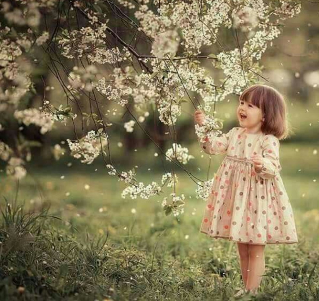 #محاكاه_الصوره_76
جو ٍ خيالي وأنشرح له  خيالي
وزان الشعر من بعد هم ومعاناه

إرتحت من شيل الهموم الثقالي
وأمنت  بلي حافظ ٍ  من  ترجًاه

تركت  هرج  إلًي  يقولون  قالي
ودعيت  ربي صبر الأيام  نقواه

مافيه  شيء ٍ في  زمنًا  محالي
بإذن الولي تحقيق شيء إنتمنًاه
#شاعر_الطيف
#عبدالعزيز