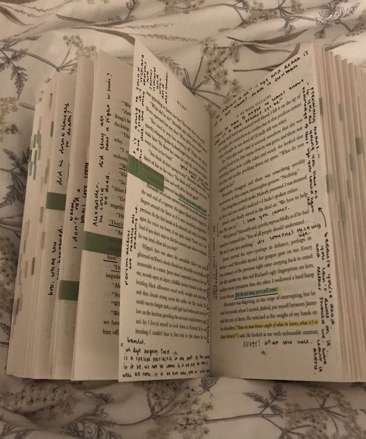 gabiartic's tweet image. ⌕    search : #studytwt #studytwtbr #langtwt

— 2007
— pt/br 
— 2° ano do e.m 
— cursando técnico de marketing 
— treineira fuvest e enem
— aprendendo 🇺🇲
— intermediária 🇪🇸

 𔓕 : história, política, arte, jornalismo, livros, taylor swift e lana del rey
♡/↺ = mutuals
