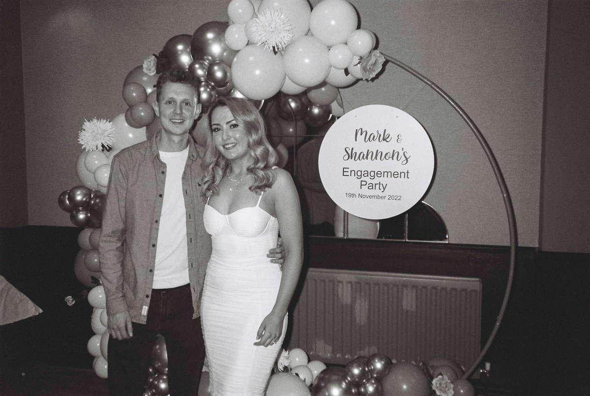 MonoMomento's tweet photo. Congratulations 🎉
Engagement Party 🥂💍🫱🏻🫲🏼
#happycouple #engagement #celebration #filmphotography #blackandwhite #35mm #analogue #pentaxcamera #bnwfilm #balloons https://t.co/oyePG9azJ3