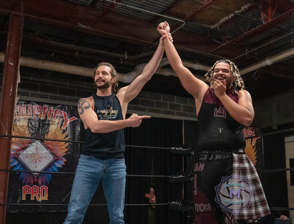 Lord Bengston (@darianbengston) on Twitter photo NAMASTE 
📸: @AdrianaMPhotos NAMASTE 
📸: @AdrianaMPhotos