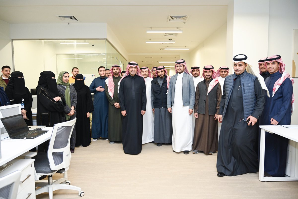 majedhogail's tweet photo. سعدتُ اليوم بمشاركة منسوبي #الوطنية_للإسكان بداية عامٍ جديد، واطّلعت على ما أُنجز من أعمال خلال العام 2022، والمُستهدف تحقيقها في العام 2023 بإذن الله؛ لنُحقق معاً تطلّعات المُستفيدين بخدمات إسكانية أفضل. https://t.co/cfC8omHPSz
