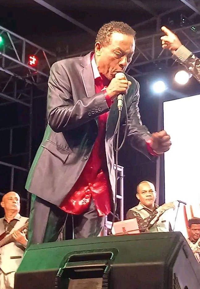GHNordelo5's tweet photo. ¡Cándido Fabré encendió La Piragua, y siguen las celebraciones! #Cuba #JuntarYVencer #CDRCuba #SomosDelBarrio #SoyCederista https://t.co/FUoAQZB0pm