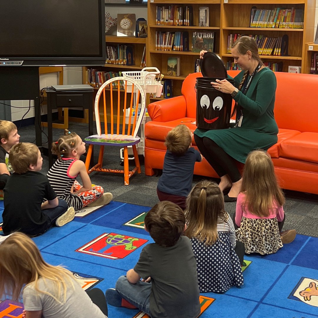 ReCRUTEnReaders's tweet photo. Today students welcomed Mr. Bucket with "Happy New Year Mr. Bucket!" Each CD and K  read aloud begins with Mr. Bucket.  Inside are items that relate to the story which could be a hat and gloves, a teddy bear, or a toy dinosaur! #aynoresreaders #leadhcs #hcslibrarymedia #mrbucket https://t.co/OZiL049fbA