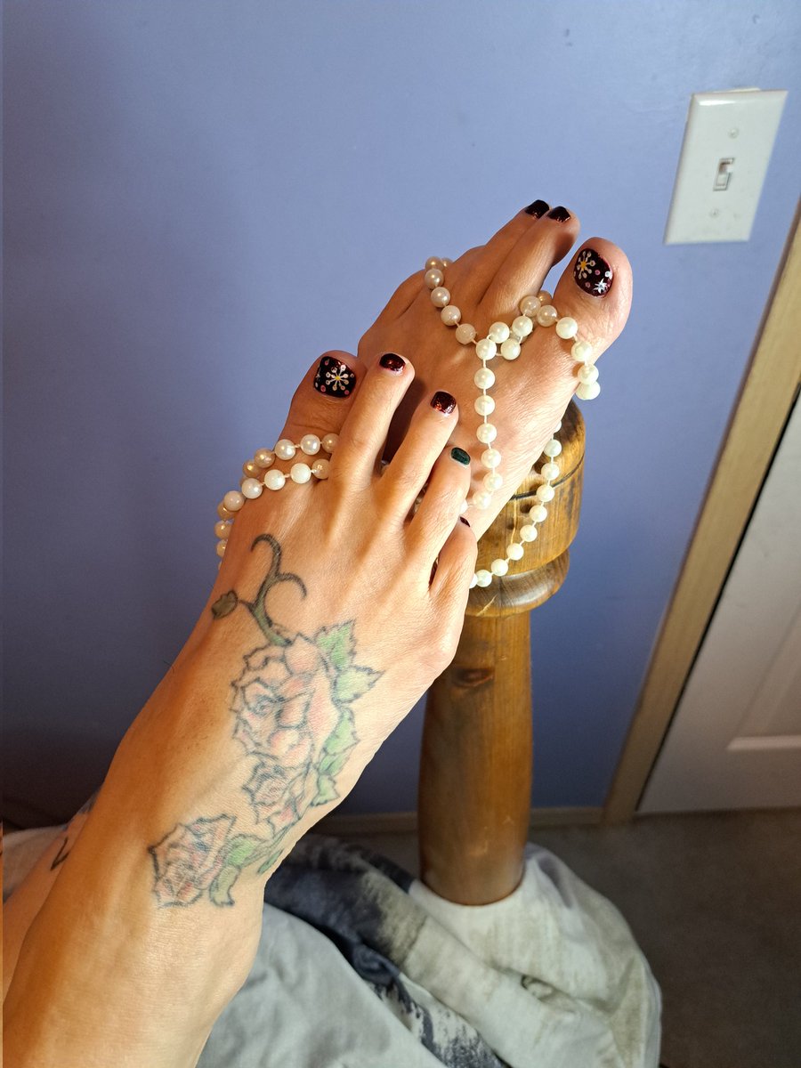 sweeetthang69's tweet photo. @Solesperfect1 Check out my profile for all naughty links❤️🌶💦 https://t.co/iS4mrDz4Tc