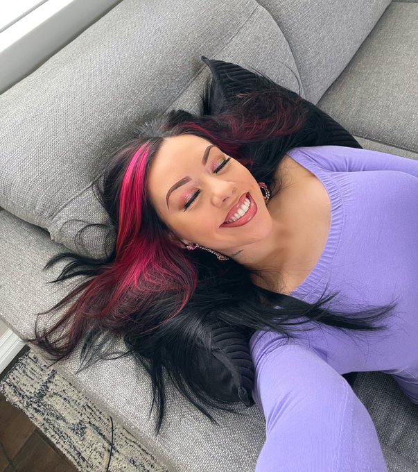 Monday morning vibezzzz&hellip;🥰💜 https://t.co/3tbWtBd25F