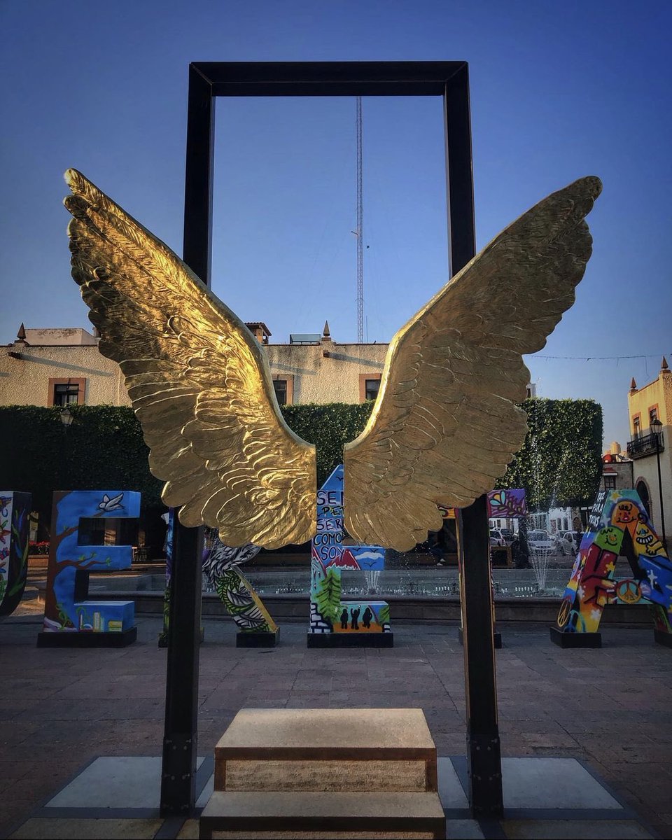 JorgeMarinMX's tweet photo. En este inicio de año te invitamos a ver la obra de Jorge Marín en los siguientes lugares: 
 
-         Wings of the City, Brookhaven, Georgia. EEUU. 
-        Alas de México, Chicago y Querétaro. 
-        “Xolos, compañeros de viaje” en el Museo de las Culturas en Oaxaca, Oax. https://t.co/Zr90NWFmDB