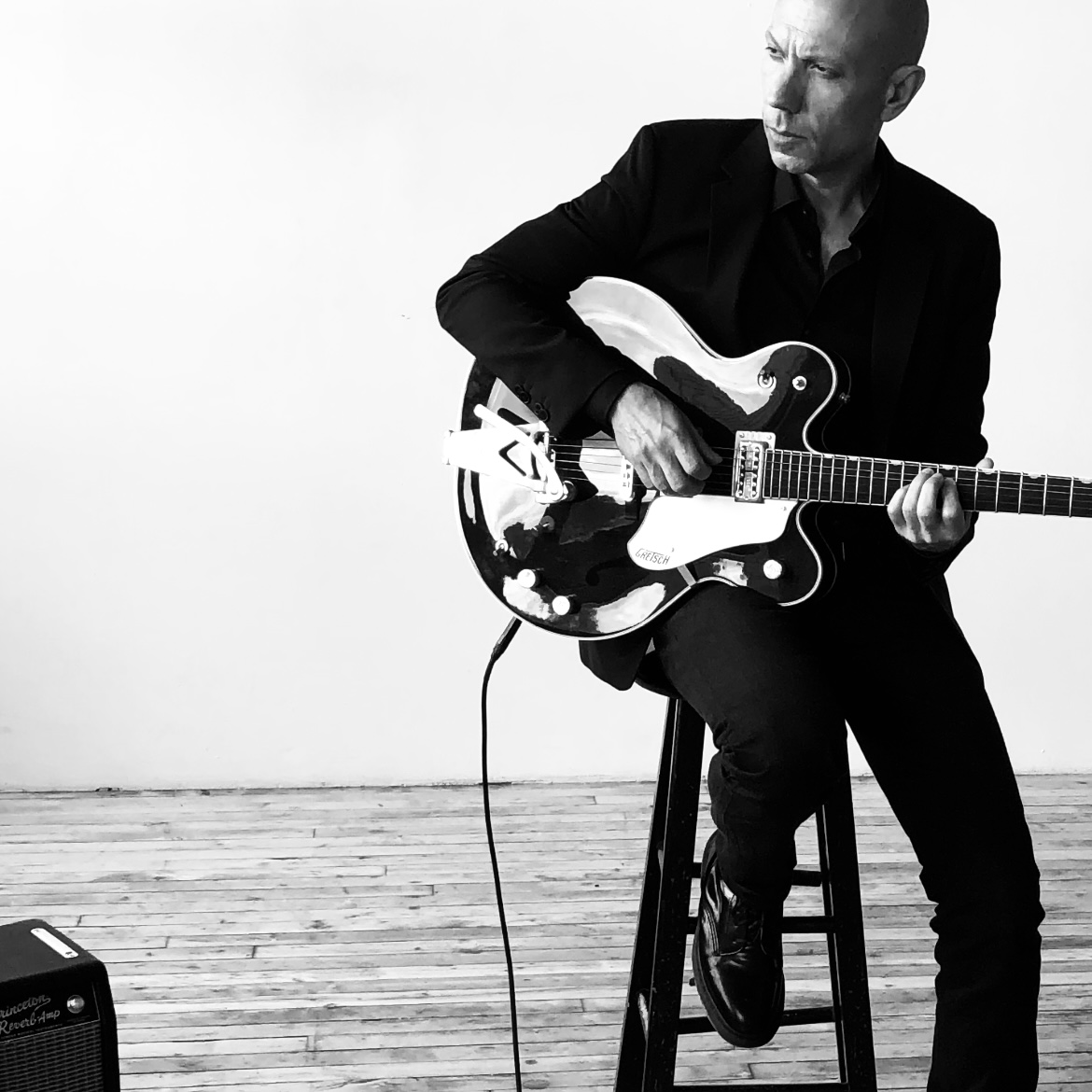 Looking back, 2022 was an electric and pivotal year in my musical life. Looking forward, 2023 already promises to be a year full of adventures. Glad to be connected to so many of you here. Happy new year!

📸<a href="/JanitaArtist/">Janita</a> #HappyNewYear2023