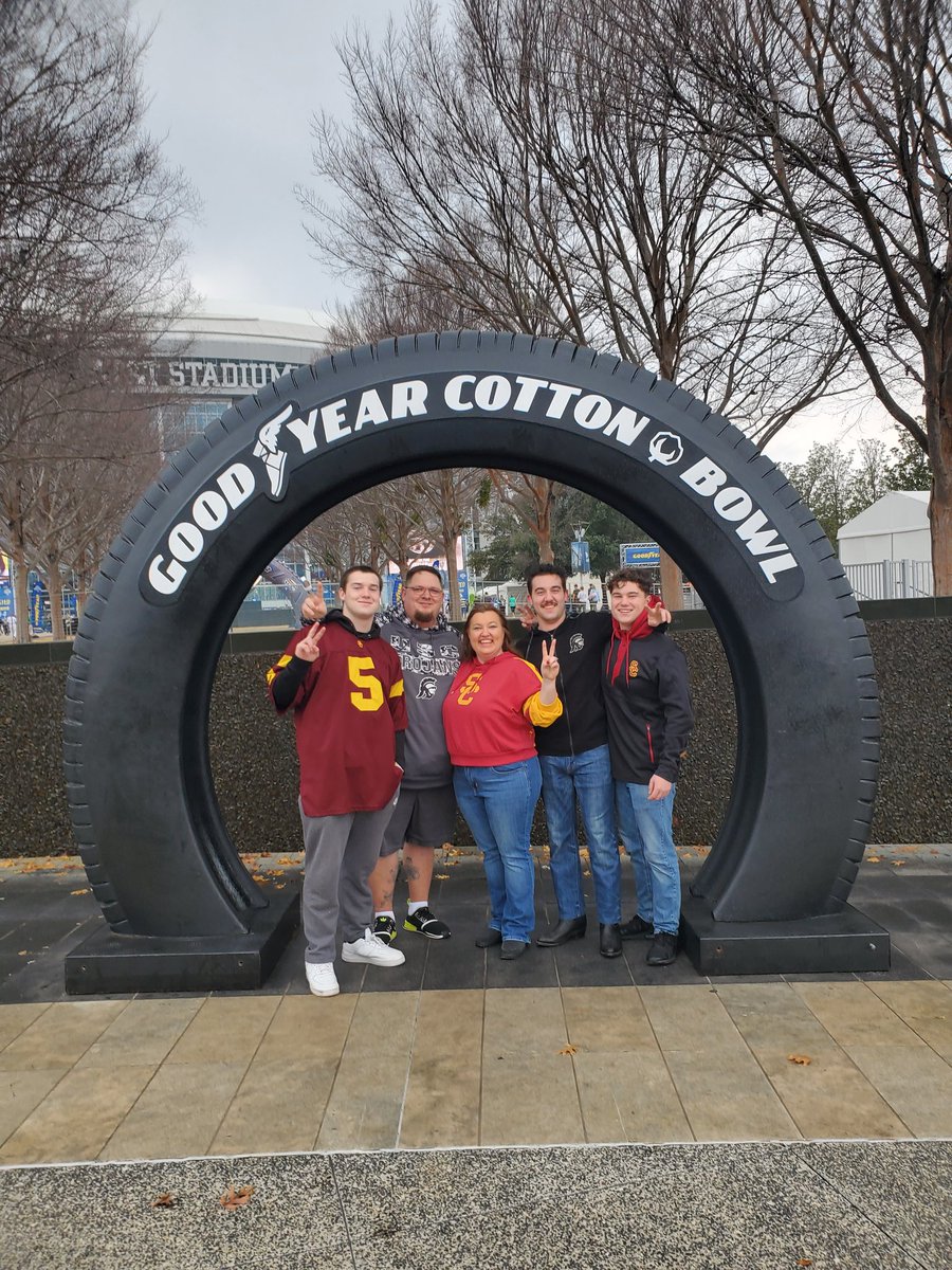 Cal1born's tweet photo. #GoodYearCottonBowl #FightOn https://t.co/qey3IfVDL2