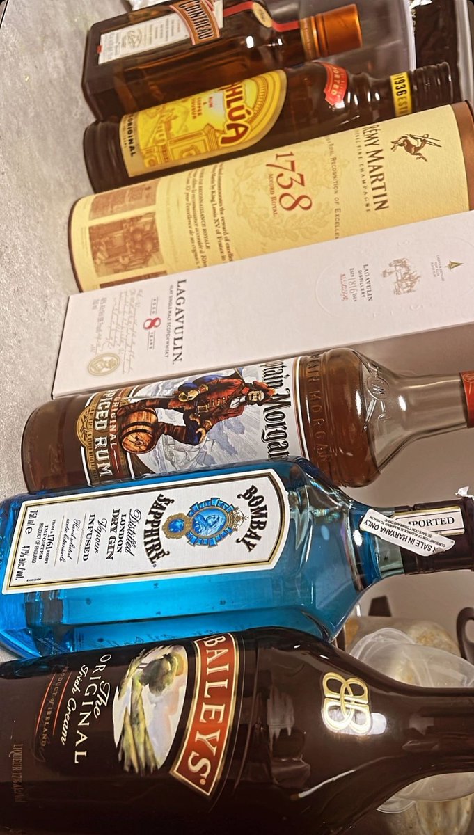 whiskeybae_'s tweet photo. @CoconutShawarma Don't have memes, but my usual set up https://t.co/z52qdOE88h