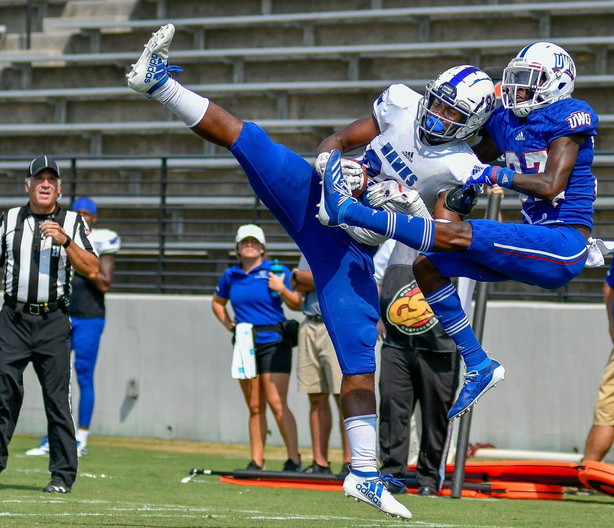 Devoris Havis (@havisdevoris) on Twitter photo Blessed to receive an offer from <a href="/shorteruniv/">Shorter University</a>β¦..βͺοΈπ΅βͺοΈπ΅ #HILLSQUAD
<a href="/Coach_Whit3/">Coach Brandon White</a> <a href="/Coach_CotterLWC/">Daniel Cotter</a> <a href="/theothercoachO/">Trae Owens</a> Blessed to receive an offer from <a href="/shorteruniv/">Shorter University</a>β¦..βͺοΈπ΅βͺοΈπ΅ #HILLSQUAD
<a href="/Coach_Whit3/">Coach Brandon White</a> <a href="/Coach_CotterLWC/">Daniel Cotter</a> <a href="/theothercoachO/">Trae Owens</a>