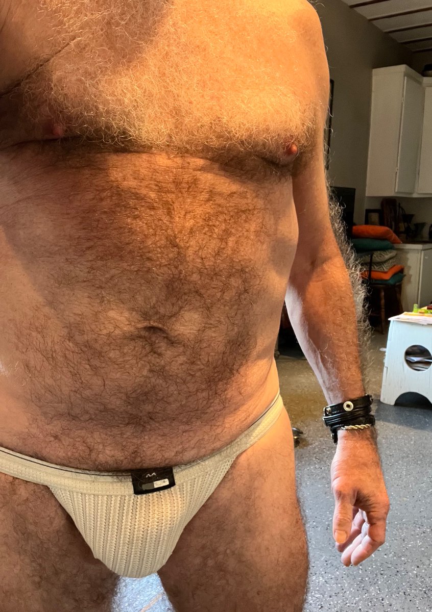 ma60449389's tweet photo. I need my fur brushed… https://t.co/rN5vkpJPK8