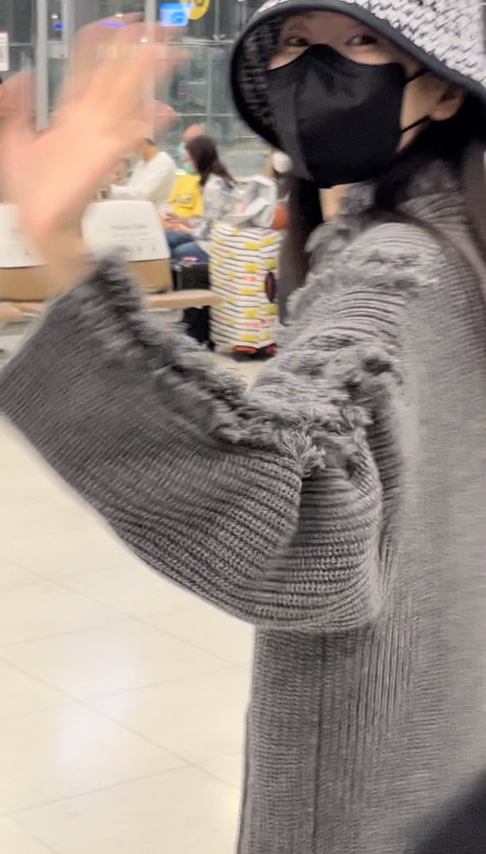 inui_nui's tweet image. 👋🏻👋🏻 ค่ะลูก 
#นิวเยียร์นิวใจไปกับติ๋ม #SUNMI #ซอนมี