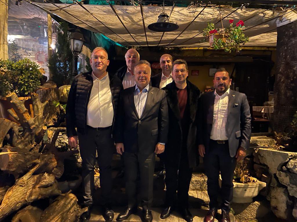 Önceki dönem efsane TİM Başkanımız Sayın <a href="/ismail_gulle/">İsmail Gülle</a>, DAİB Başkanı <a href="/ethemtanriver/">Ethem Tanrıver</a> ve değerli arkadaşım <a href="/mehmettaskin__/">Mehmet TAŞKIN</a> ile beraber güzel bir akşam yemeği sonrası.