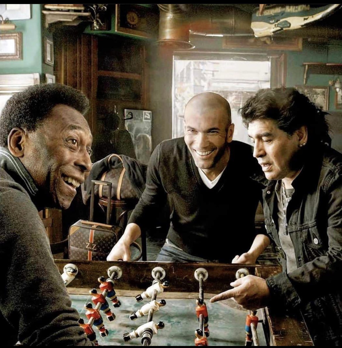 Habib__M's tweet photo. "Celui qui pense que la victoire ne compte pas ne gagnera jamais rien" Une citation de Pelé pour vous souhaiter une très belle année  2023. Que tous vos vœux se réalisent. #HappyNewYear2023 https://t.co/qyOtvjwi8G