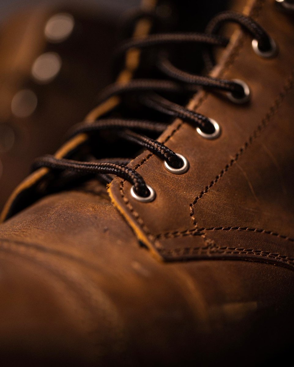 ThursdayBootCo's tweet photo. Wear & Tear @richdieckhoff โ๏ธ.
#ThursdayBoots
#Rugged #Patina
#WornIn https://t.co/QJeWHIjrNC
