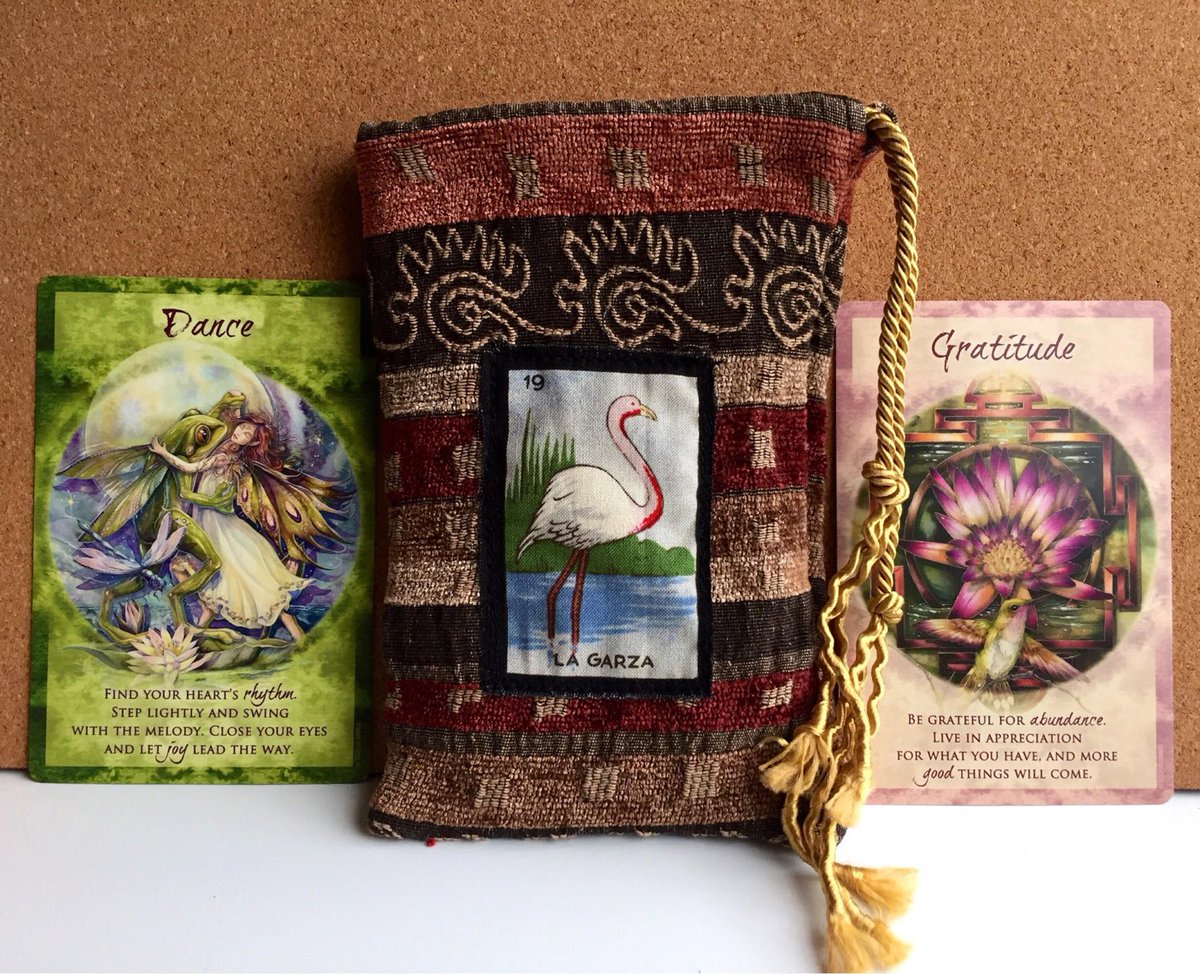 SleepingWolfCre's tweet photo. Relax with the birds with this bag from my #etsy shop: La Garza Loteria Drawstring Tarot Bag

https://t.co/OkGQcxmAxj

#tarotbag #etsygifts #etsyemail #handmade #loteriabag #tarot #rainbow #newyears #bohohippie #lagarza #theheron #loteria #gifts #etsyseller https://t.co/buQThJfN63