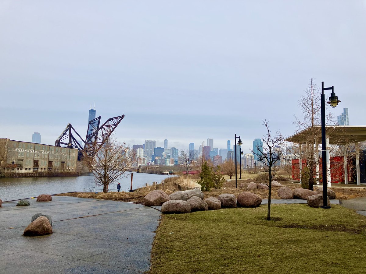 MALoPrestiMDMPH's tweet photo. Love exploring different #neighborhoods in #Chicago during downtime #fellowship year- Enjoyed an awesome lunch and a stroll in #PingTom Memorial #Park today! https://t.co/BreJs6eX7k